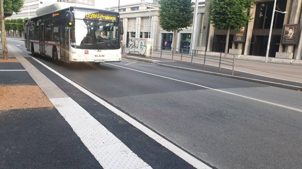 Bus T2C bld Mitterrand _ Photo 7 Jours à Clermont