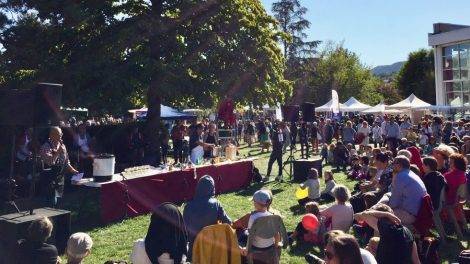 Etonnant Festin Photo L'Etonnant Festin