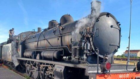 140 c 27 de face / Photo Philippe Thivat