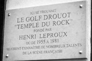 Plaque du Golf Drouot Photo Sweetblues-Wikipédia CC BY-SA 4.0
