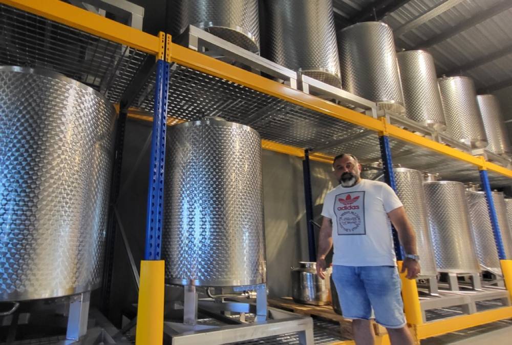 Vers les cuves / Photo Yves Meunier