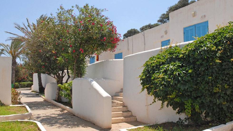 F. Pouillon, Complexe touristique de la Corne dor, Tipaza / Photo Wikipédia