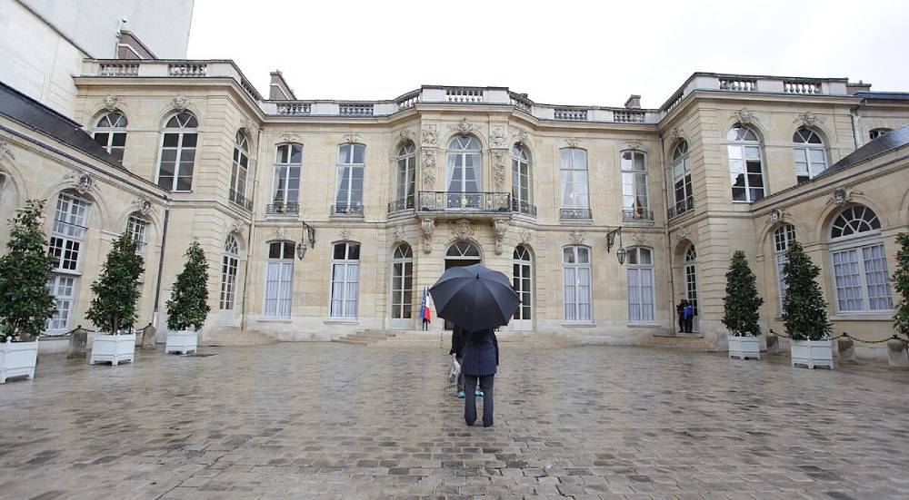 Grande cour de l'Hôtel Matignon Photo ScareCriterion12 Wikipédia sous Licence 4.0 Int