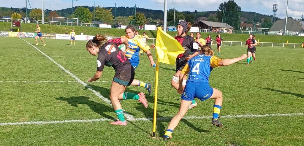 Les Scacquettes de Cusset en rouge / Photo Philippe Thivat