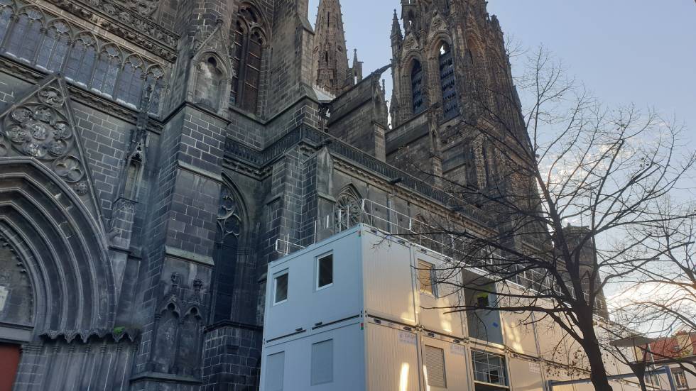 Base de vie du chantier de la cathédrale de Clermont / Photo 7 Jours à Clermont
