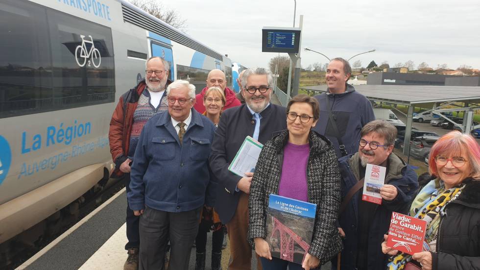 Représentants de 7 Collectifs d'usagers du train / Photo 7 Jours à Clermont