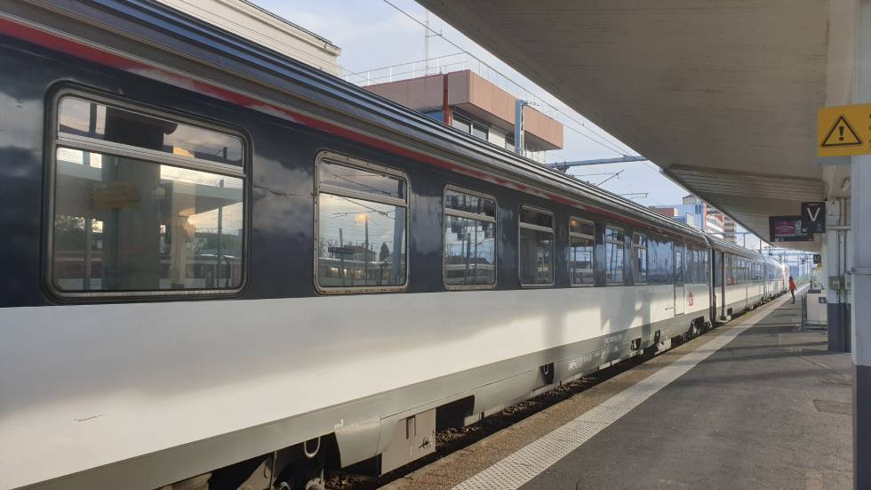 Intercités en gare de Clermont Photo 7 Jours à Clermont