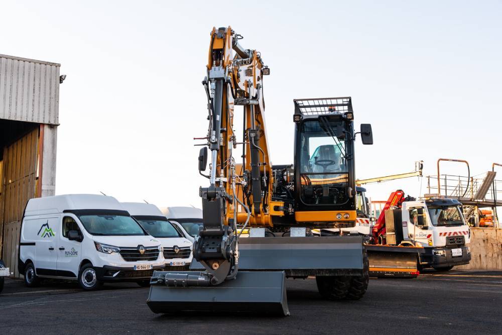 Pelle à pneus de 10 tonnes / Photo Conseil départemental 63