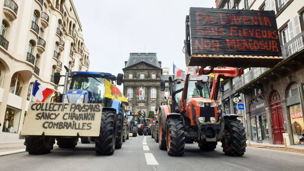 Manifestation d'agriculteurs Photo 7 Jours à Clermont